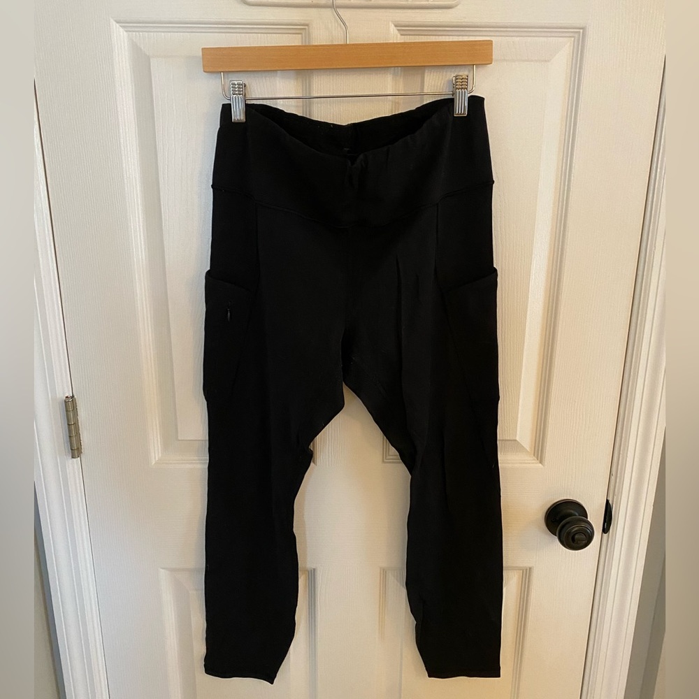 Athleta 3/4 legging with pockets
